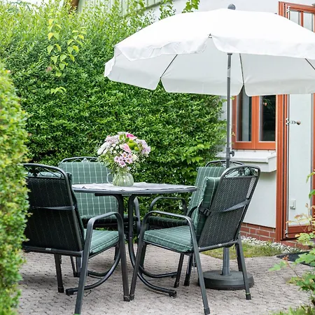 Ferienhaussiedlung Strandperlen Buchenhof 1c * Wustrow (Fischland)